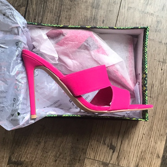 HOT PINK HEELS - Picture 7 of 8